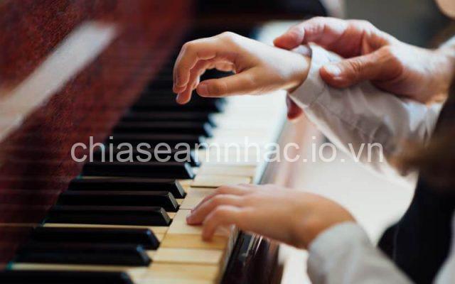 Cách Cải Thiện Kỹ Thuật Tay Chơi Piano: Bí Quyết Cho Ngón Tay Linh Hoạt & Âm Thanh Đẹp