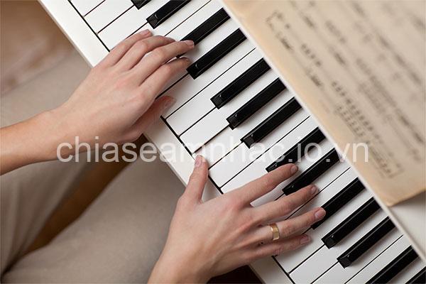 Cách Nâng Cao Kỹ Năng Chơi Piano: Luyện Tập & Kỹ Thuật Hiệu Quả